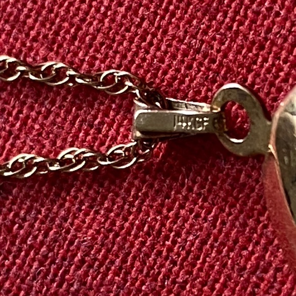 VTG I WEH I 14K Gold Filled Oval Locket - Medium - Picture 7 of 16